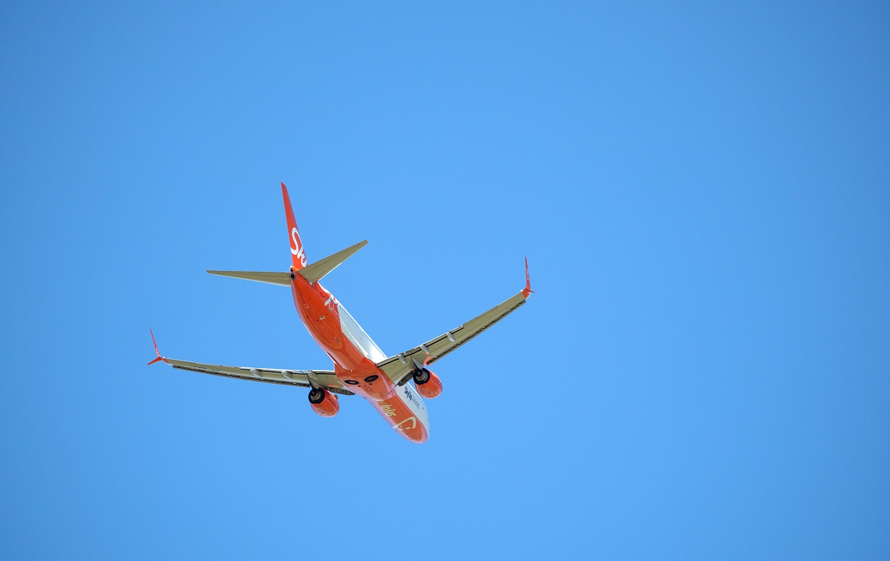 Чому літак SkyUp не можуть евакуювати з Борисполя: основні причини